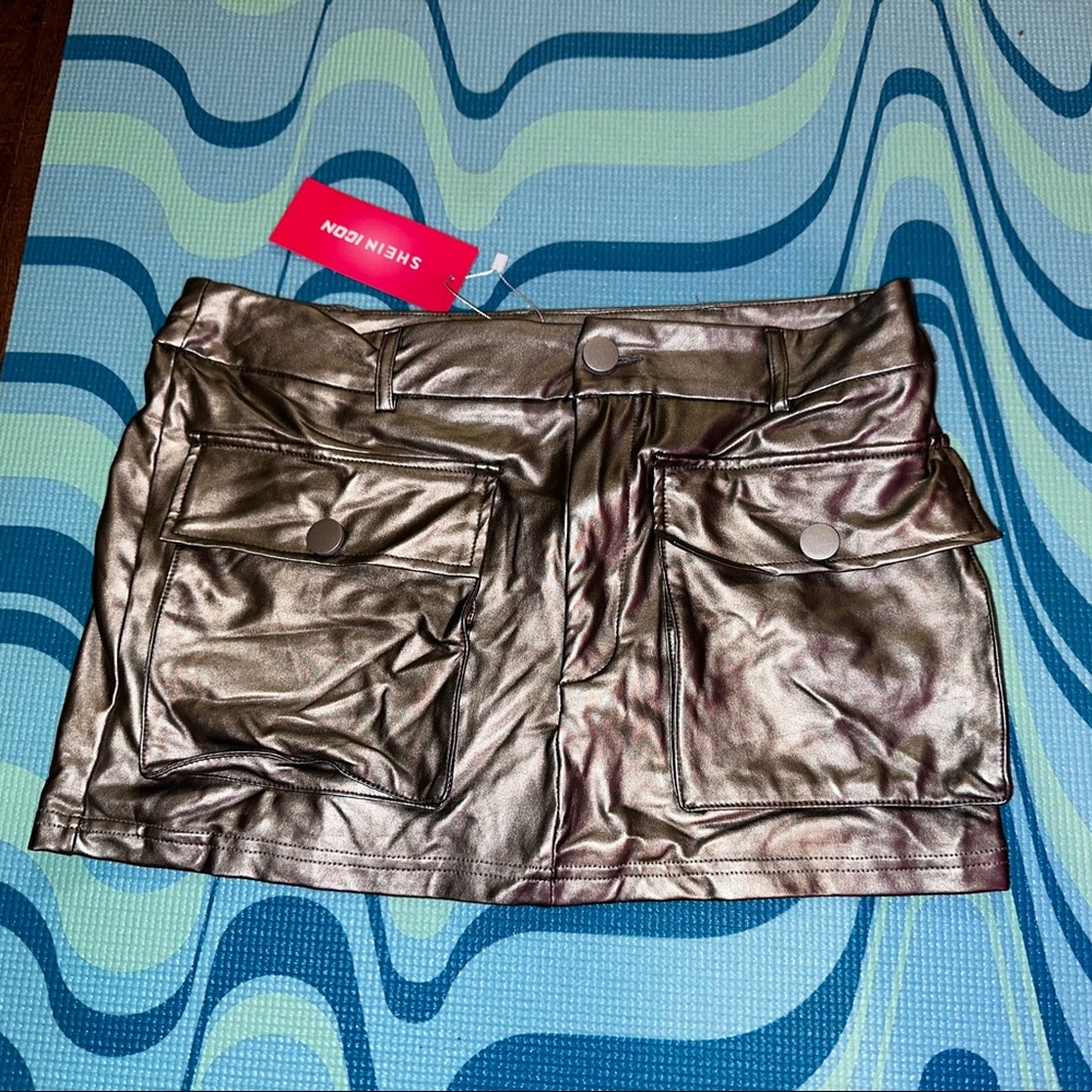 METALLIC MINI SKIRT